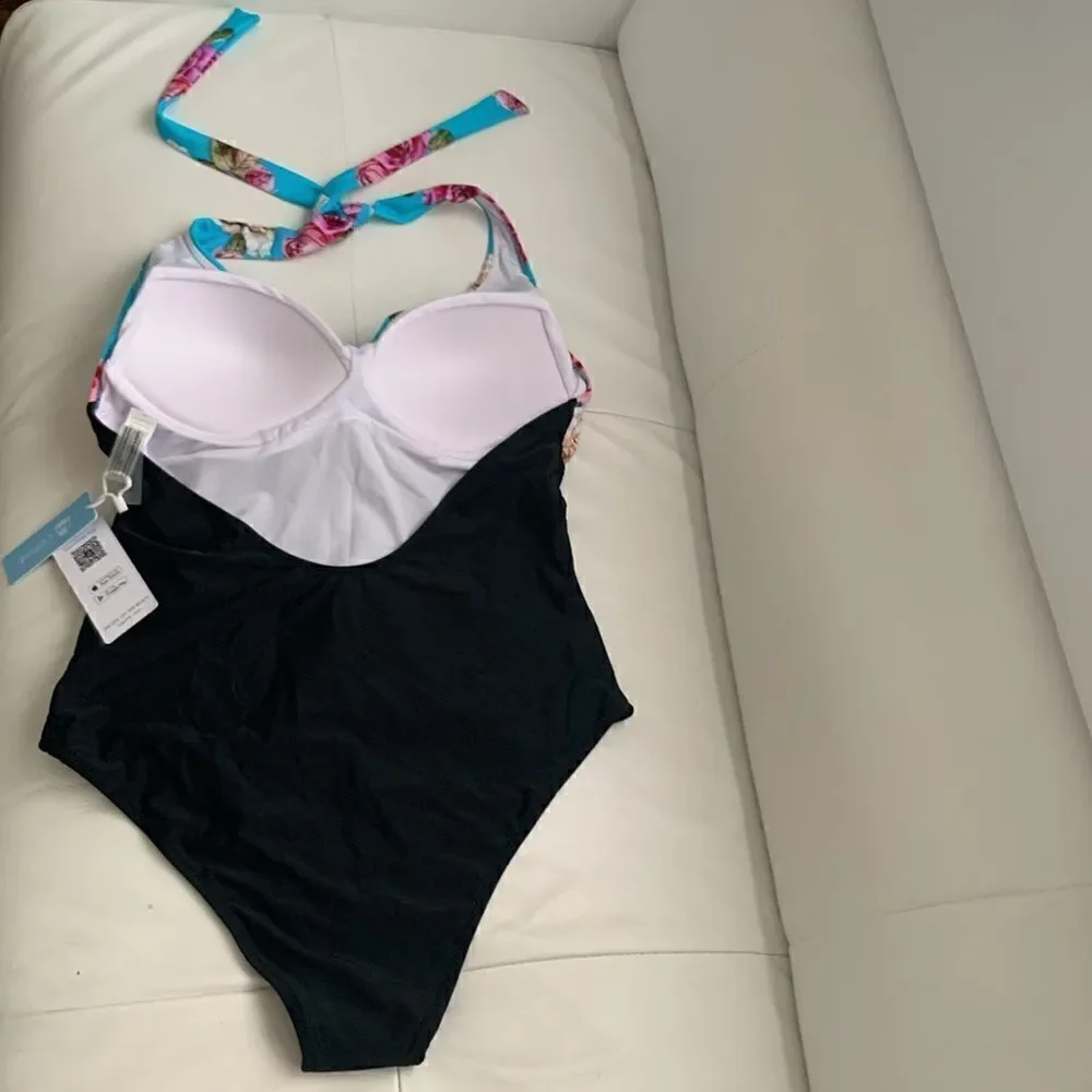 NWT Swimsuit Cupshe One Piece Size M